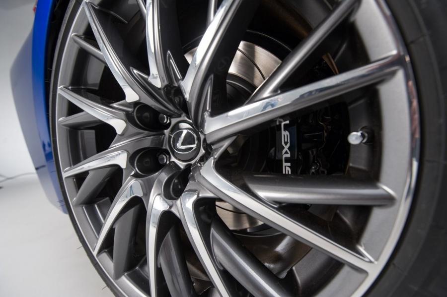 Колеса Lexus RC F 2014 года  (NA) (фото 165 из 200)